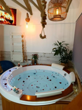 Le Maréchal Duplex - Appartement avec Jacuzzi - CAEN hyper Centre